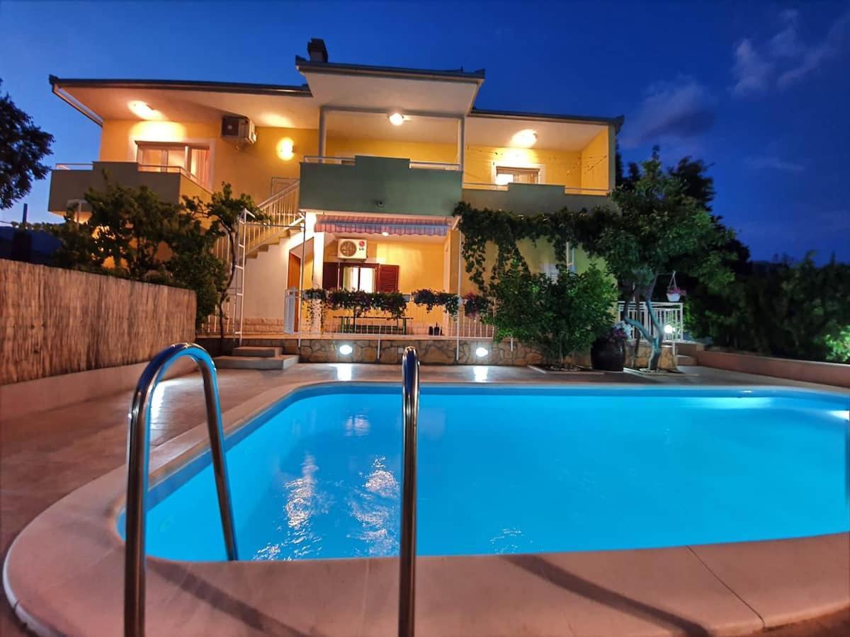 Beautiful Villa - Private Heated Pool, Parking, Bbq Near Split โซลิน ภายนอก รูปภาพ