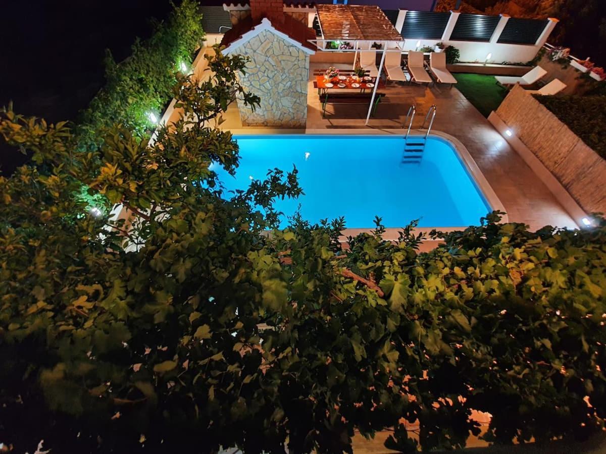 Beautiful Villa - Private Heated Pool, Parking, Bbq Near Split โซลิน ภายนอก รูปภาพ